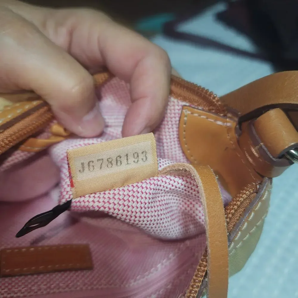 DOONEY & BOURKE EUC TAN NYLON ZIP TOP SATCHEL BAG